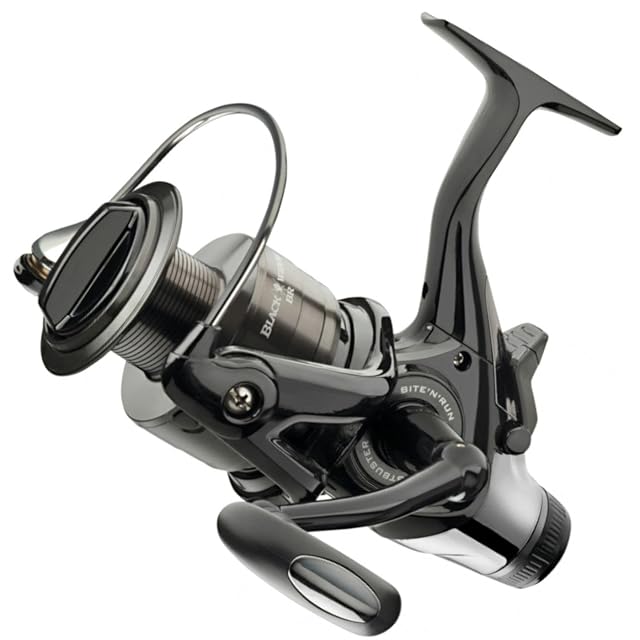 Carrete baitrunner Daiwa Black Widow BR en talla 4000